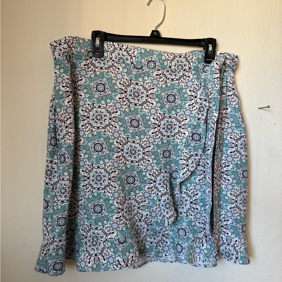 LOFT Dresses & Skirts - LOFT Teal and White Patterned A-Line Skirt Linen and Rayon Blend